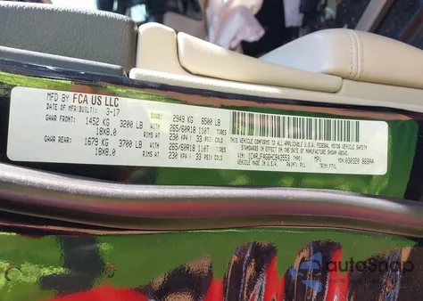 2017 Jeep Grand Cherokee Laredo 4X4 z USA, uszkodzony, nr VIN 1C4RJFAG6HC843553